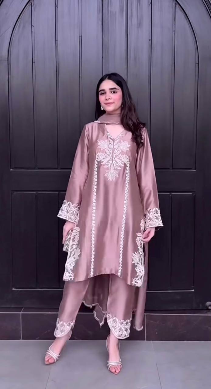 Zehra Embroidered Silk Kurta Set