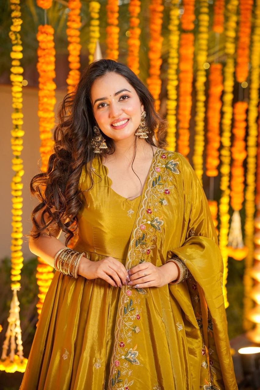 Luxury Floral Embroidered Anarkali Suit Set