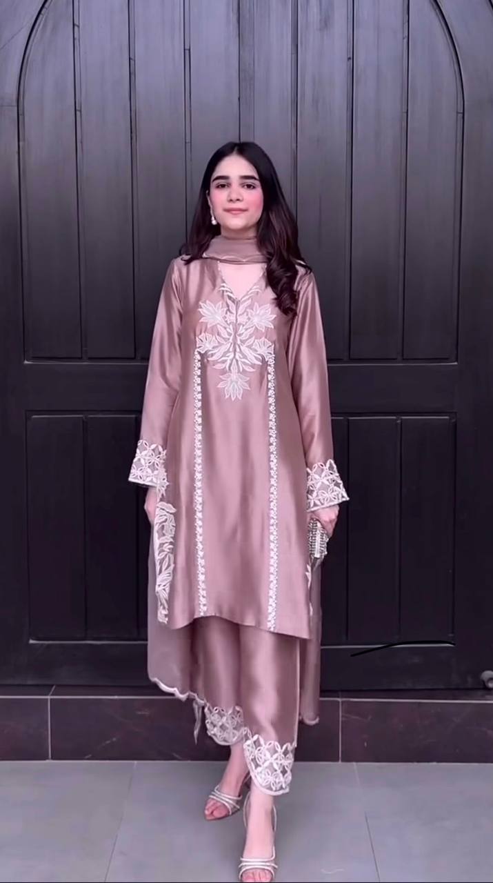 Zehra Embroidered Silk Kurta Set